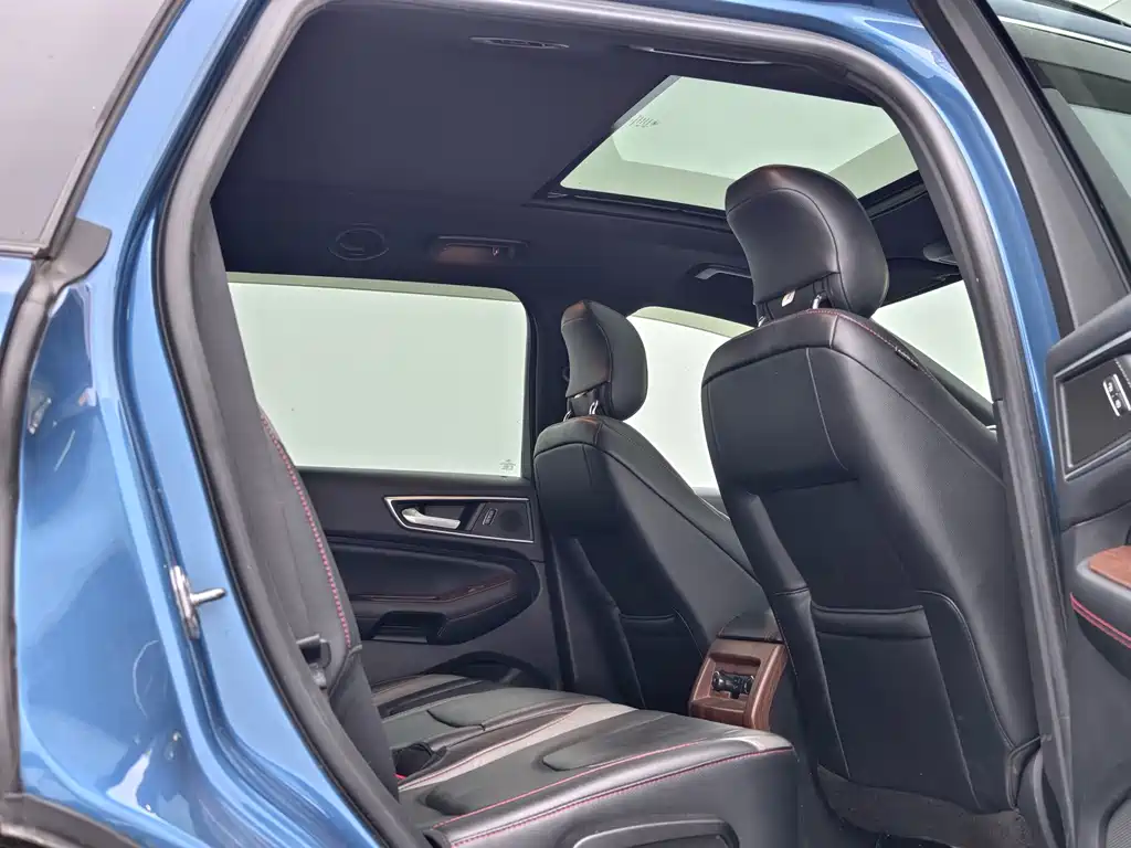 Ford Edge — миниатюра 11