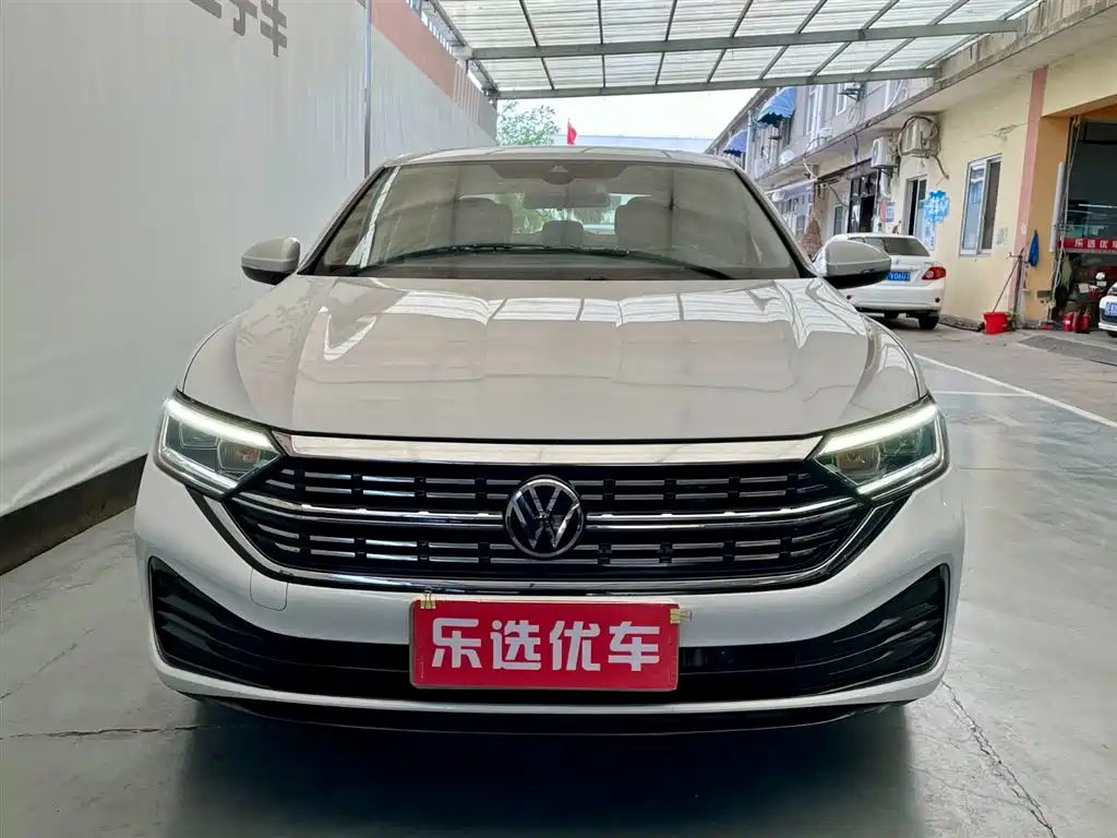 Volkswagen Sagitar 2023 300TSI DSG