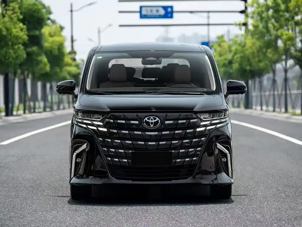 Toyota Alphard — миниатюра 2