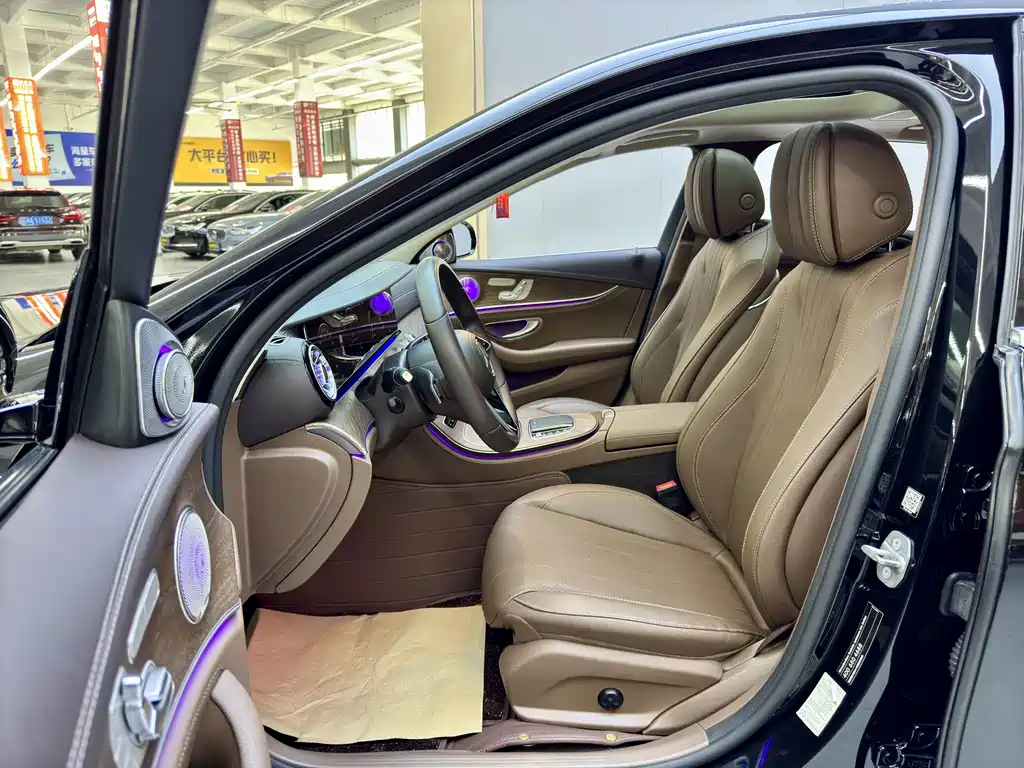 Mercedes-Benz E-Class — миниатюра 9