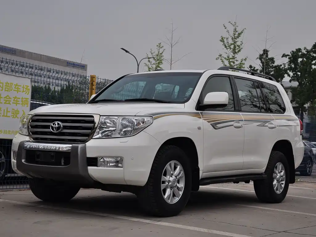 Toyota Land Cruiser 2010