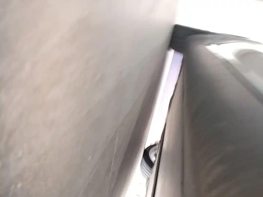 Tesla Model Y — миниатюра 21