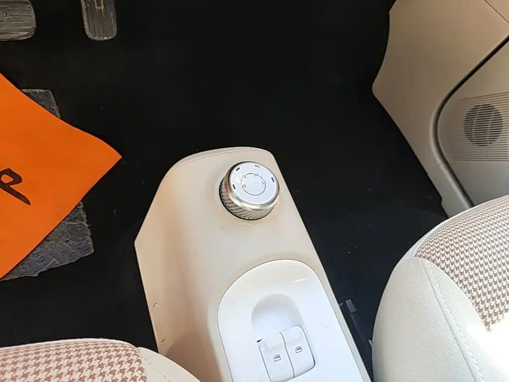 Wuling MINIEV — миниатюра 14