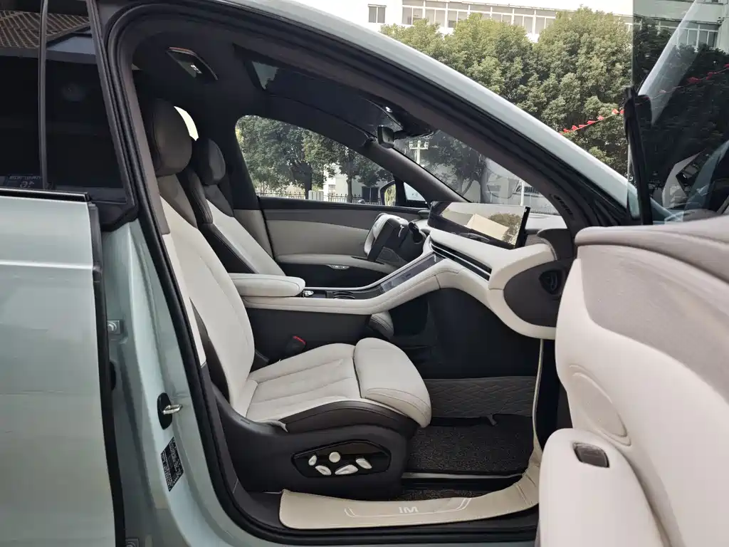 ZHIJI AUTOMOBILE ZHIJI LS7