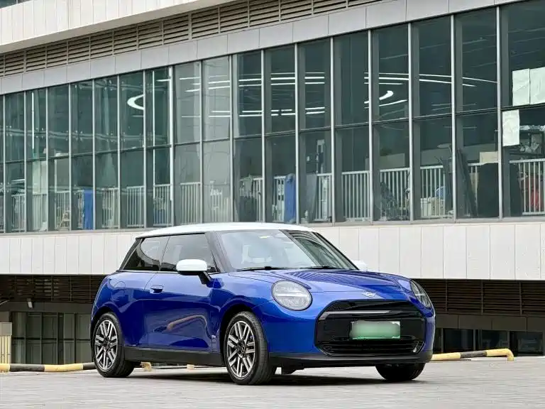 Mini COOPER 2024 456km COOPER E