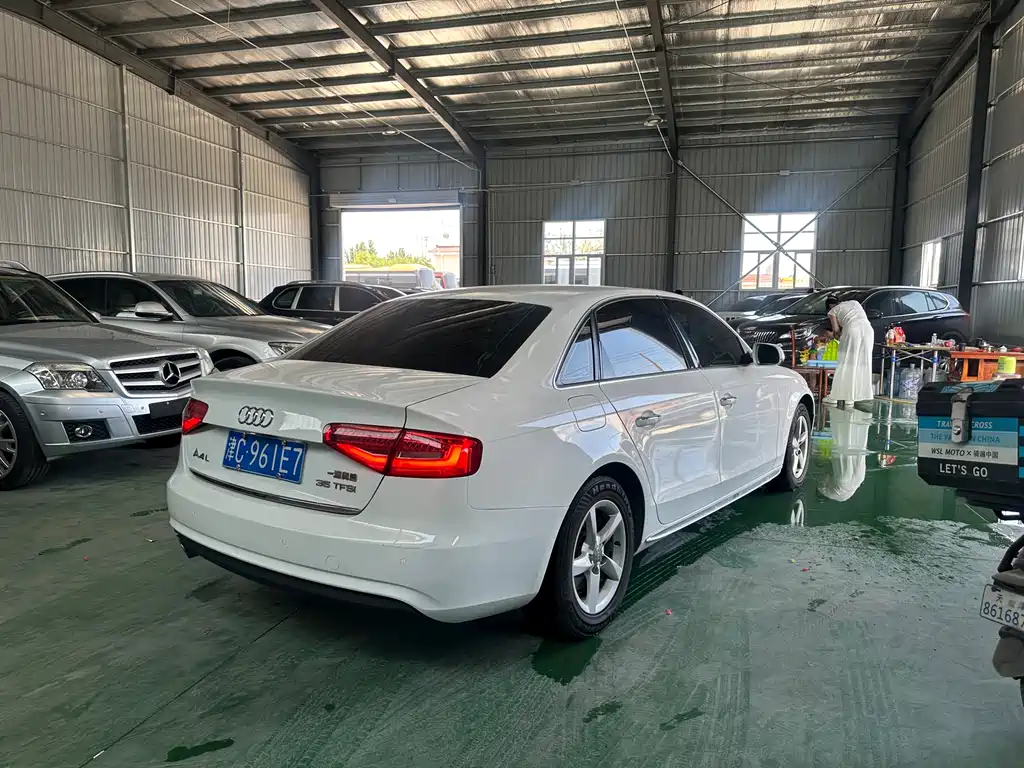 Audi A4L 2015 35 TFSI AT
