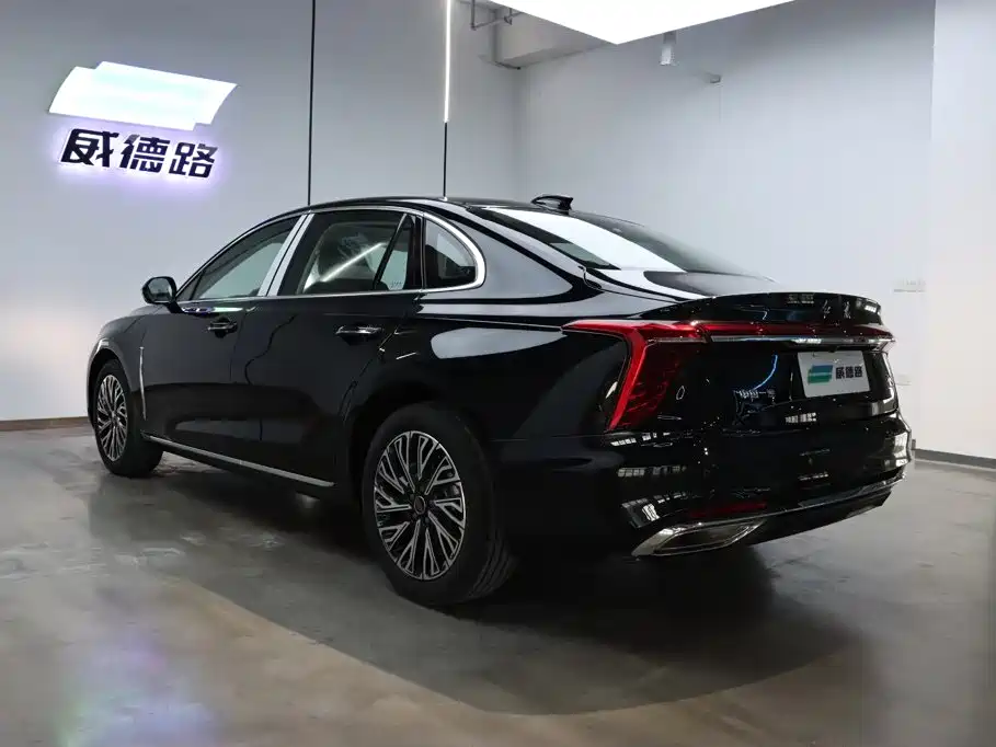 Hongqi H5 2025 2.0T AT