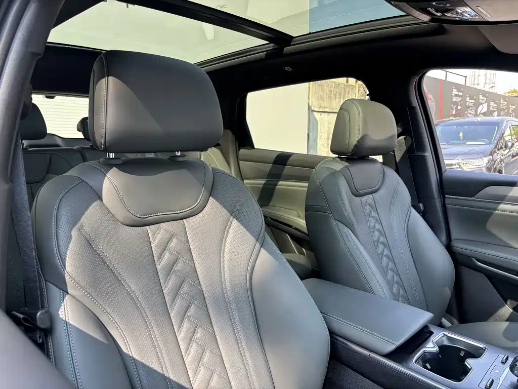 BYD L DM-i — миниатюра 23