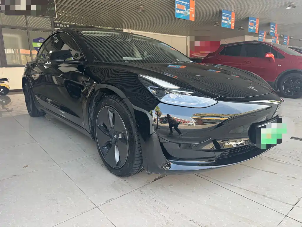 Tesla Model 3 — миниатюра 3