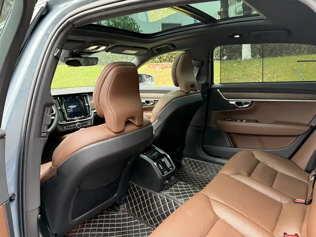 Volvo S90 - фото 9