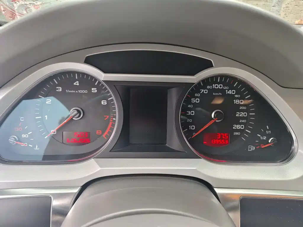Audi A6L 2010 2.0 TFSI AT