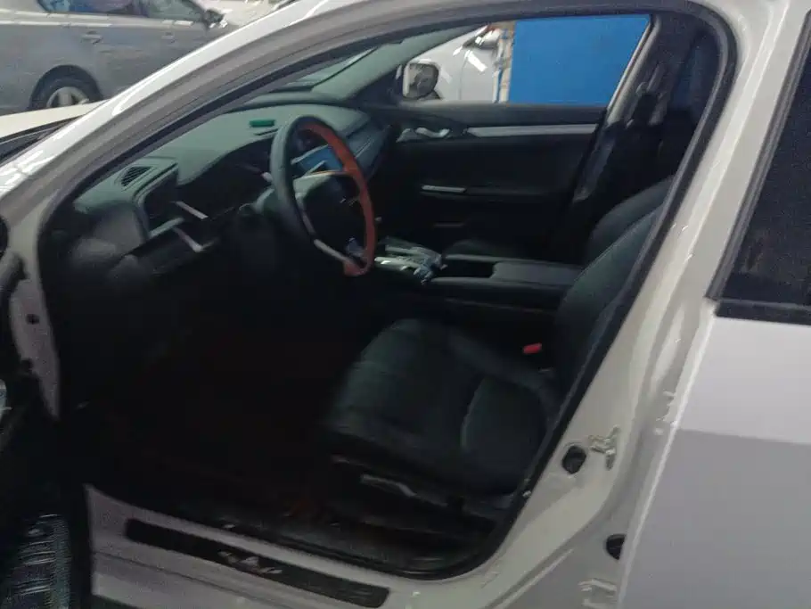 Honda Civic — миниатюра 9
