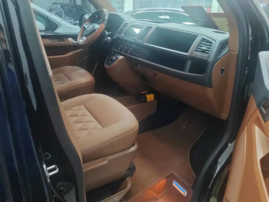 Volkswagen Caravelle — миниатюра 8