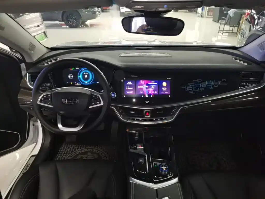 Geely Borui Hybrid — миниатюра 10