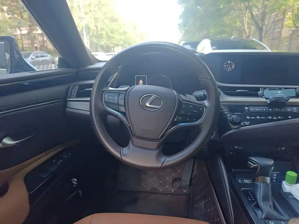 Lexus ES — миниатюра 3