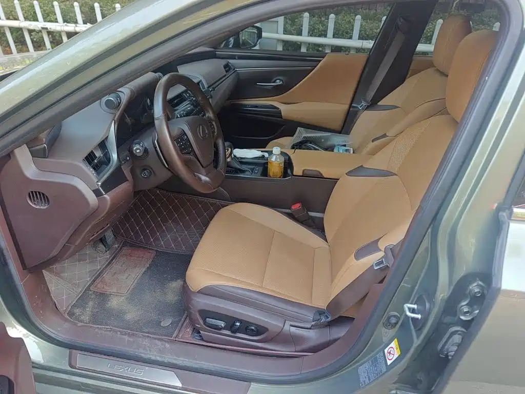 Lexus ES — миниатюра 8