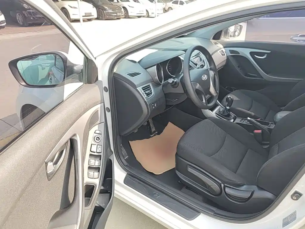 Hyundai Elantra Langdong — миниатюра 16
