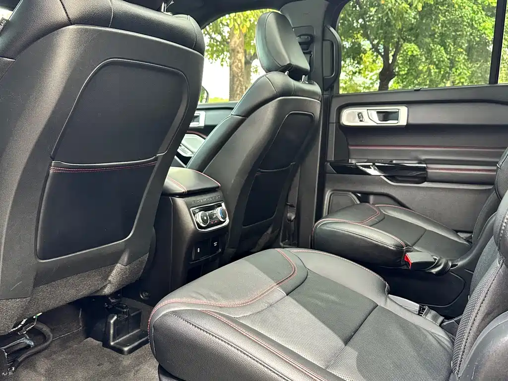 Ford Explorer — миниатюра 12