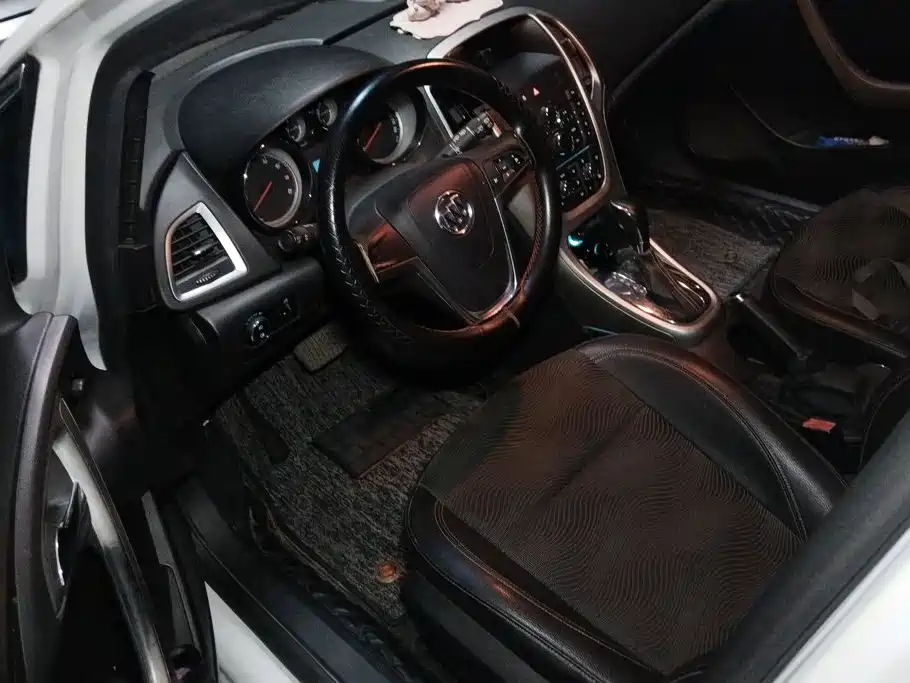 Buick Excelle — миниатюра 9