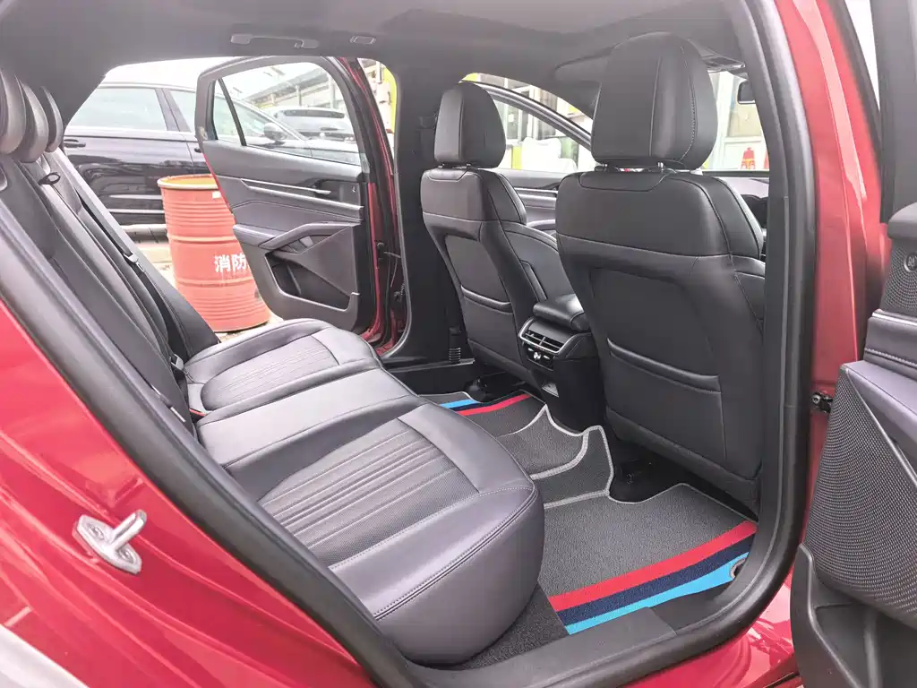 Ford Mondeo — миниатюра 11