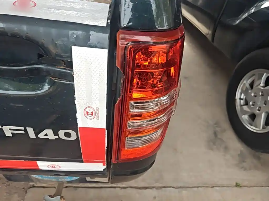 Isuzu Pickup — миниатюра 8