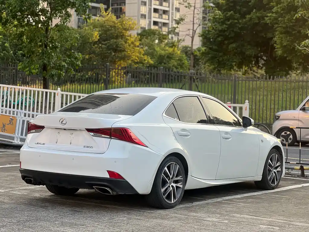 Lexus IS — миниатюра 5