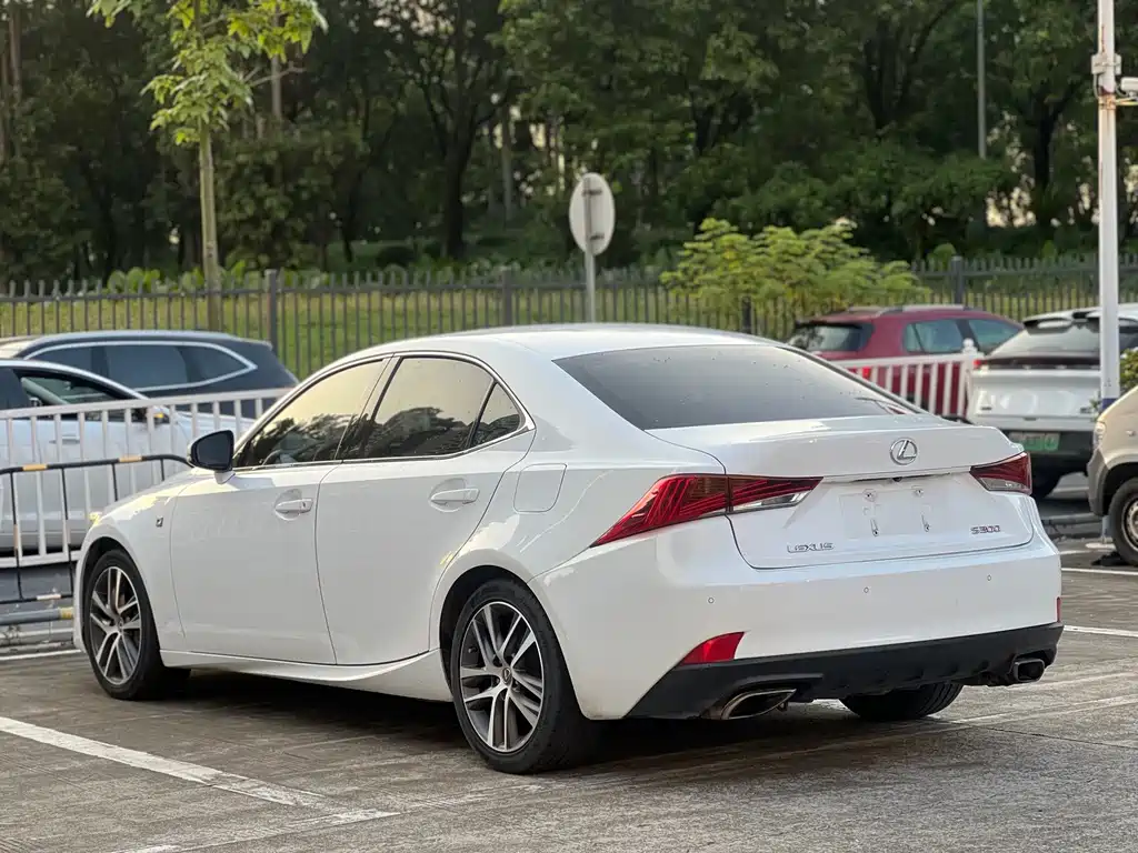 Lexus IS — миниатюра 6