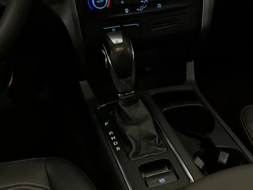 Ford Kuga — миниатюра 13