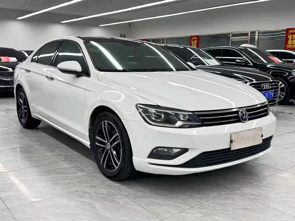 Volkswagen Lamando 2017 230TSI DSG