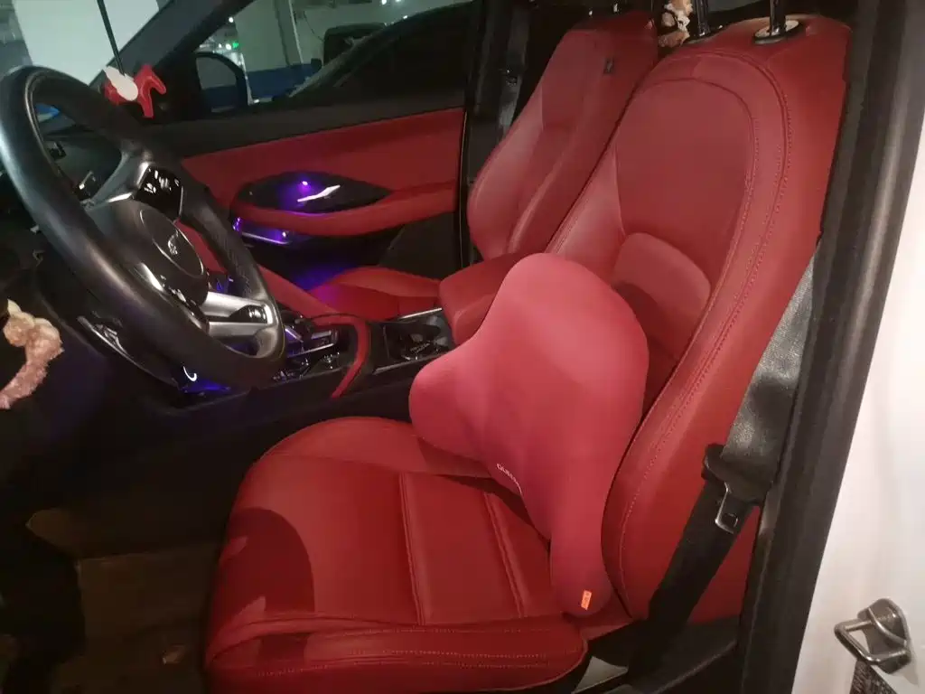 Jaguar E-PACE — миниатюра 11