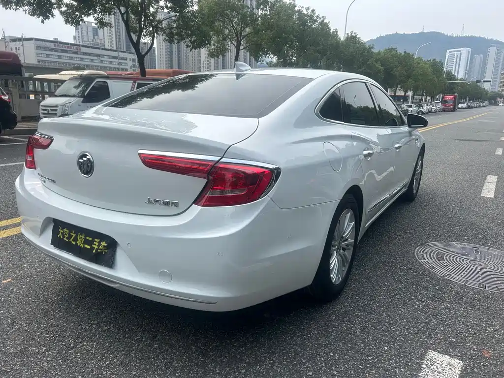 Buick LaCrosse — миниатюра 13