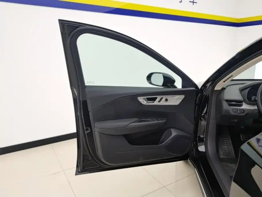Hongqi Hongqi E-QM5 — миниатюра 7