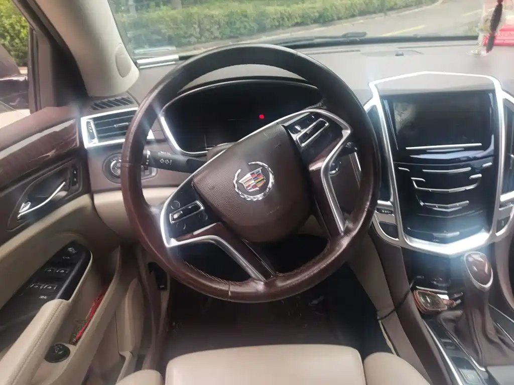 Cadillac SRX — миниатюра 11