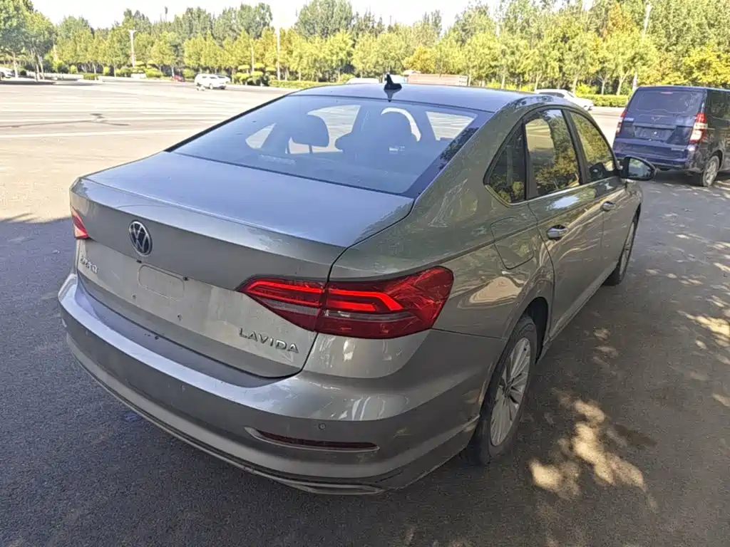 Volkswagen Lavida — миниатюра 7