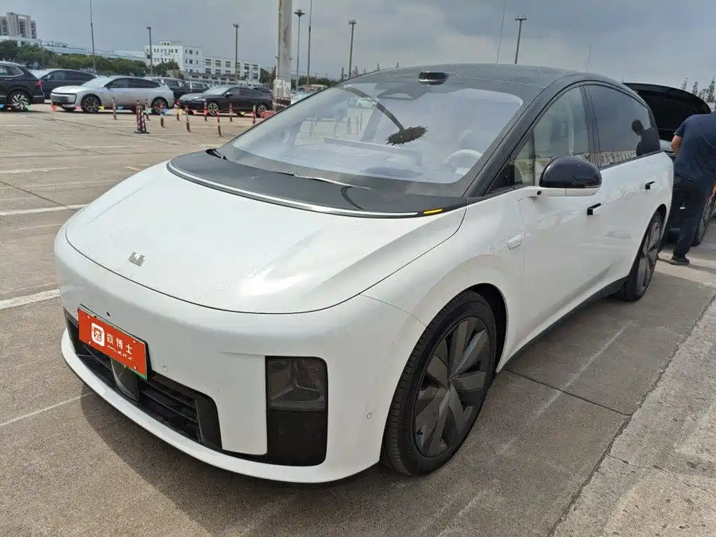 Li Auto Li i8