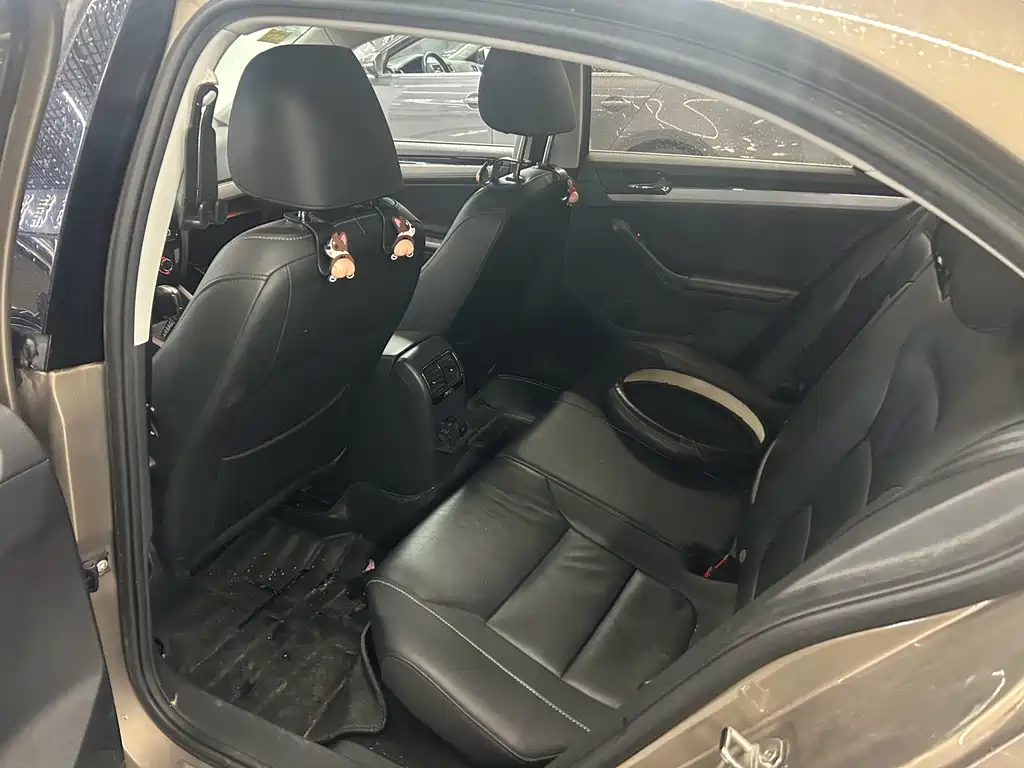 Volkswagen Sagitar — миниатюра 3