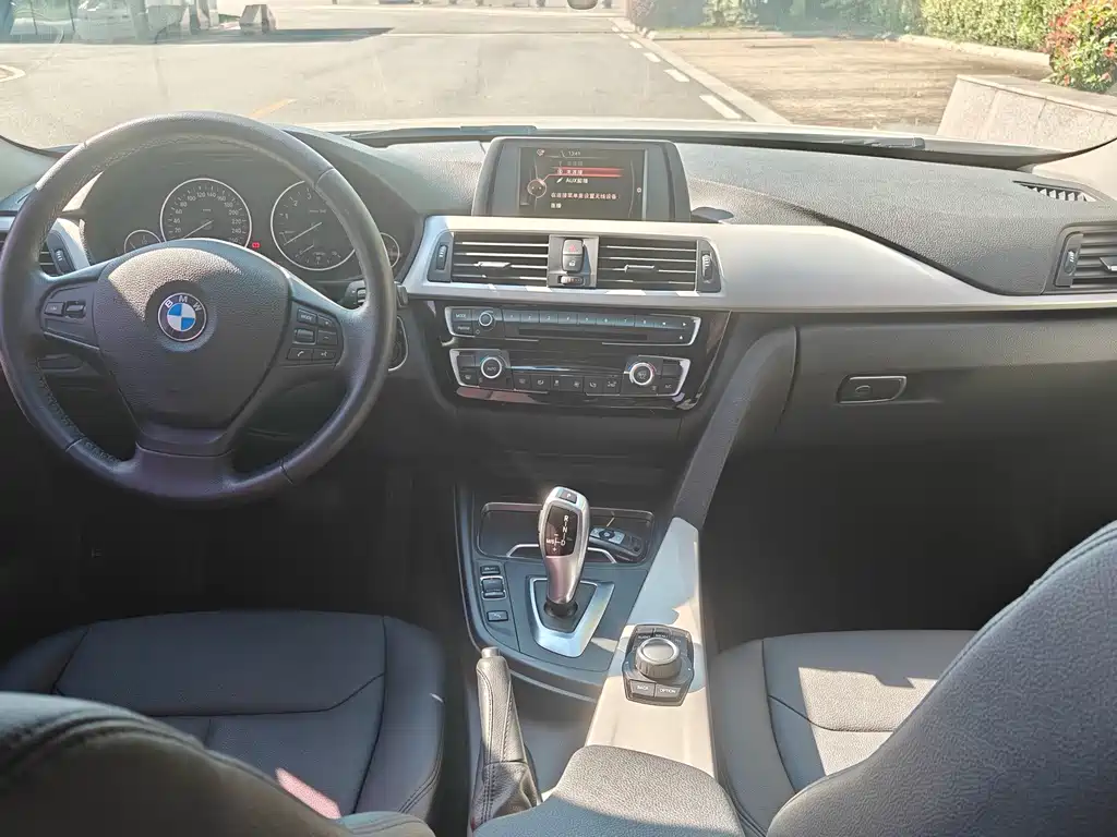 BMW 3 Series — миниатюра 6