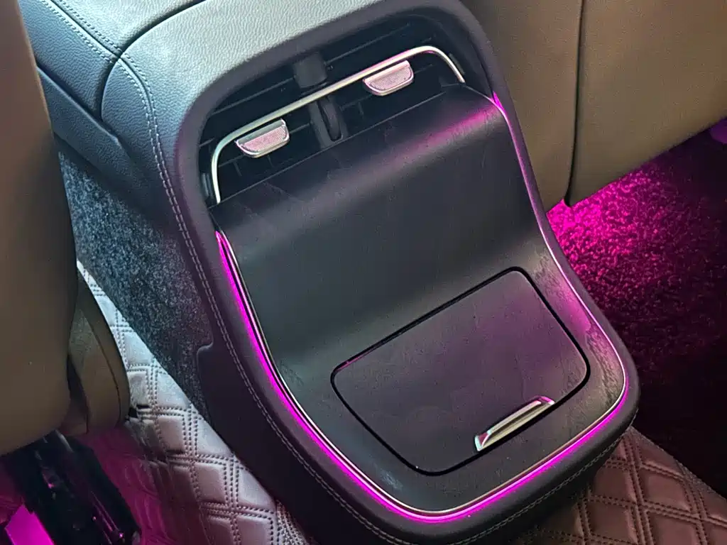 Mercedes-Benz E-Class — миниатюра 12