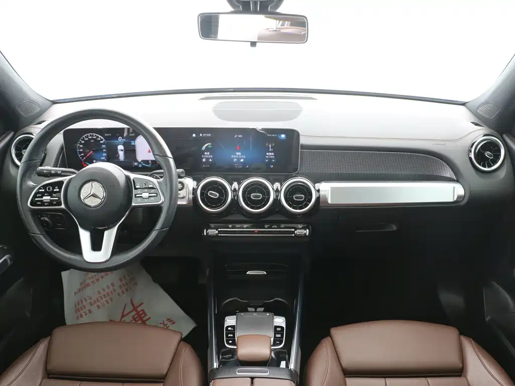 Mercedes-Benz GLB — миниатюра 11