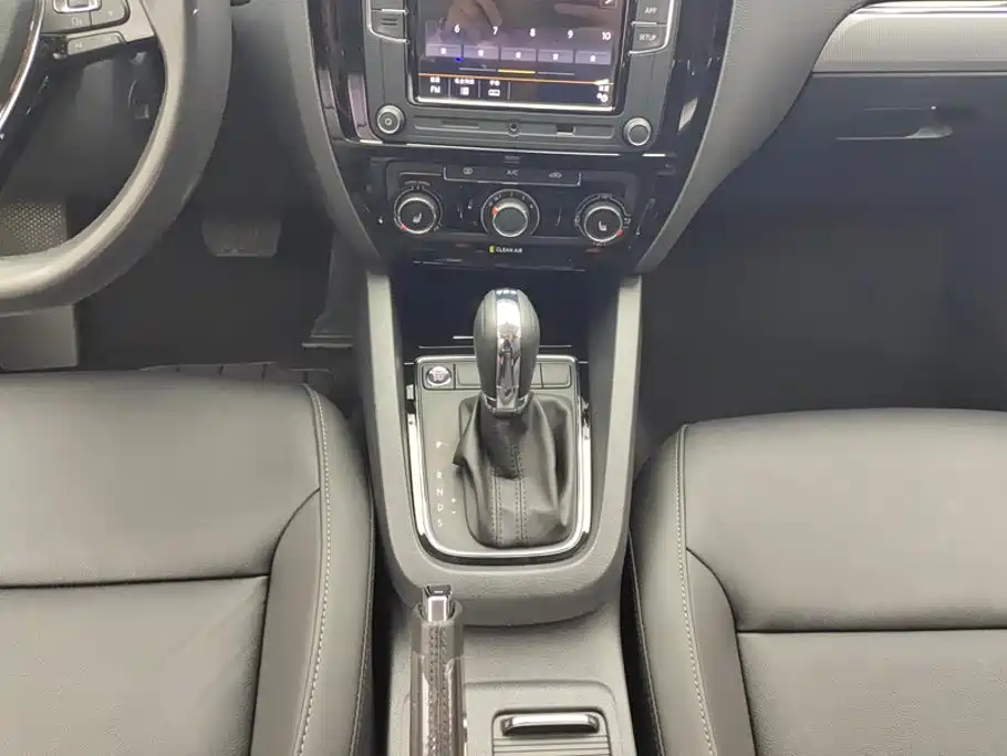 Volkswagen Sagitar — миниатюра 16