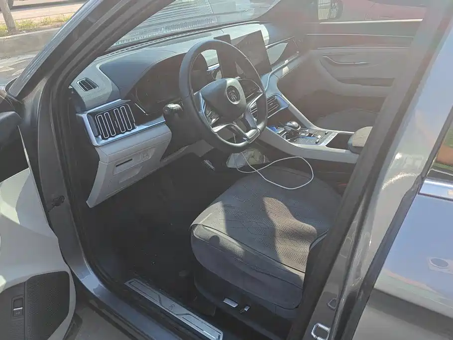 BYD PLUS New Energy — миниатюра 9