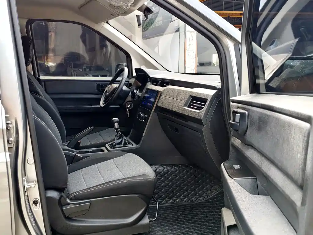 Wuling Hongguang PLUS — миниатюра 9