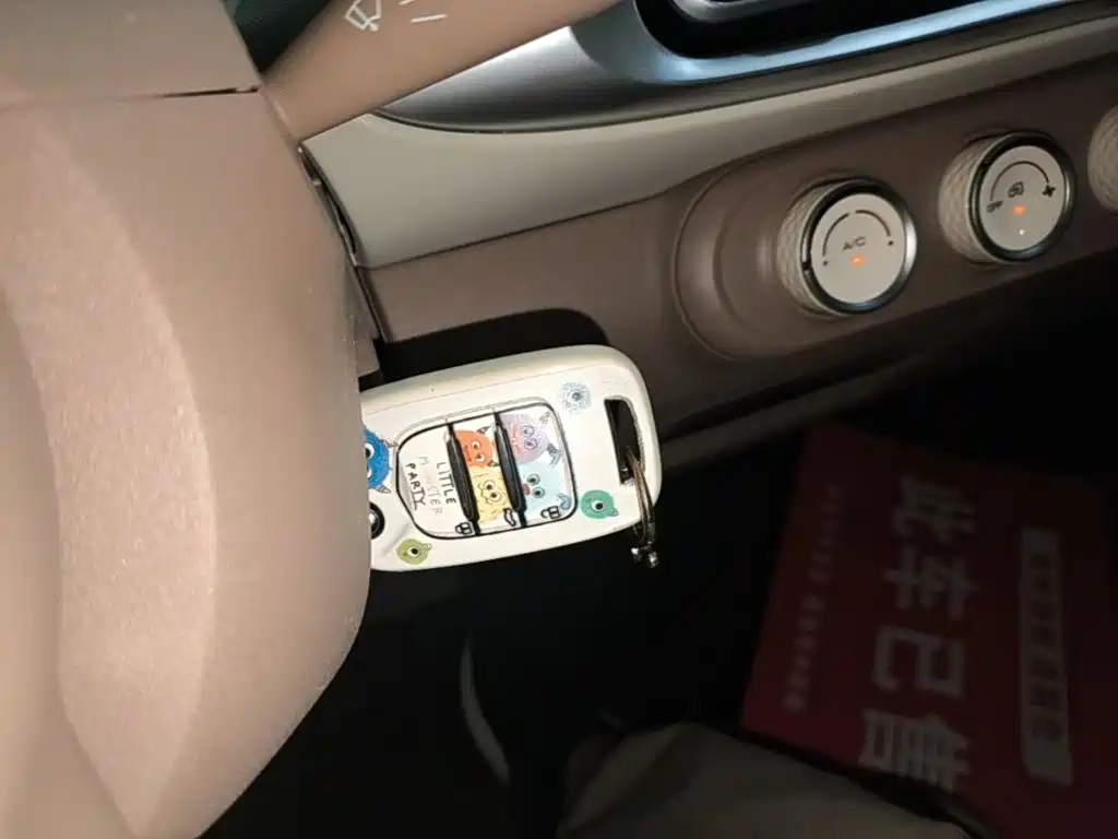 Wuling MINIEV — миниатюра 9