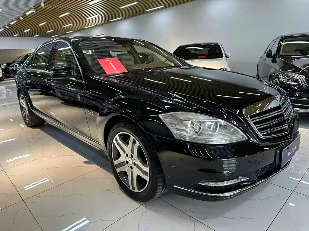 Mercedes-Benz S-Class 2011