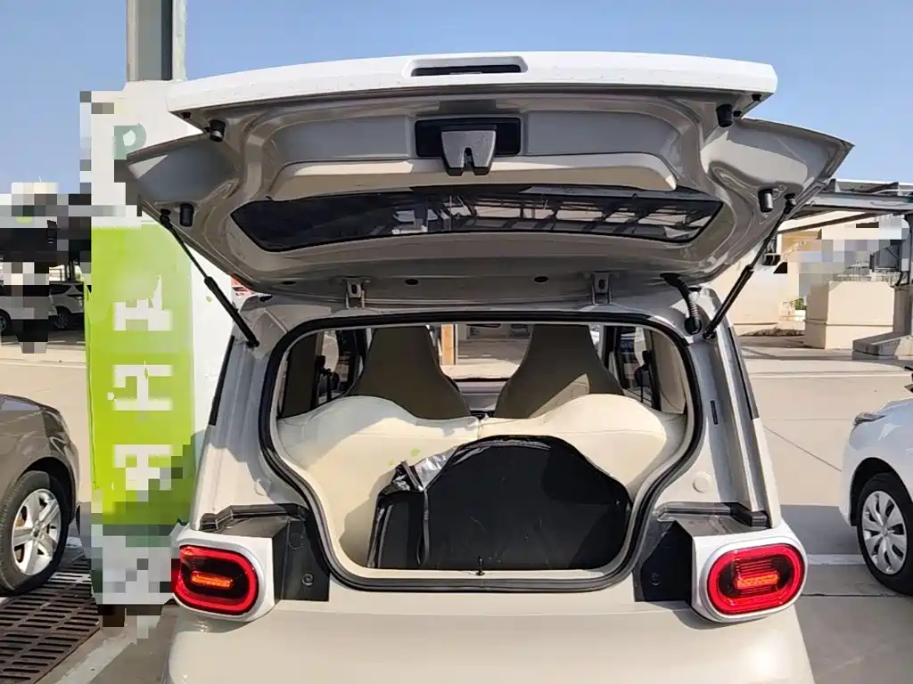 Wuling MINIEV — миниатюра 20