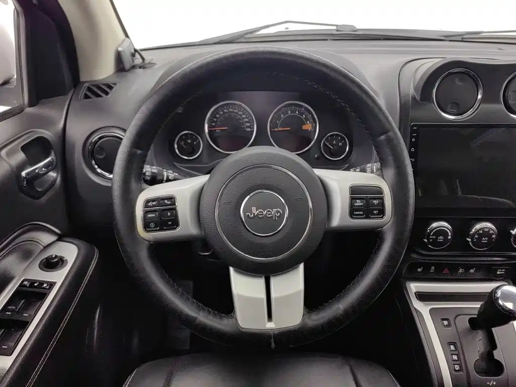 Jeep Compass (Import) — миниатюра 11