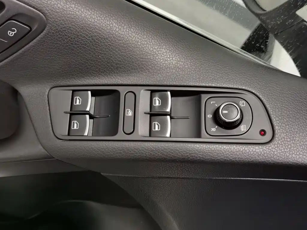 Volkswagen Tiguan — миниатюра 9