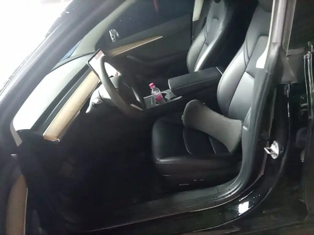 Tesla Model 3 — миниатюра 15