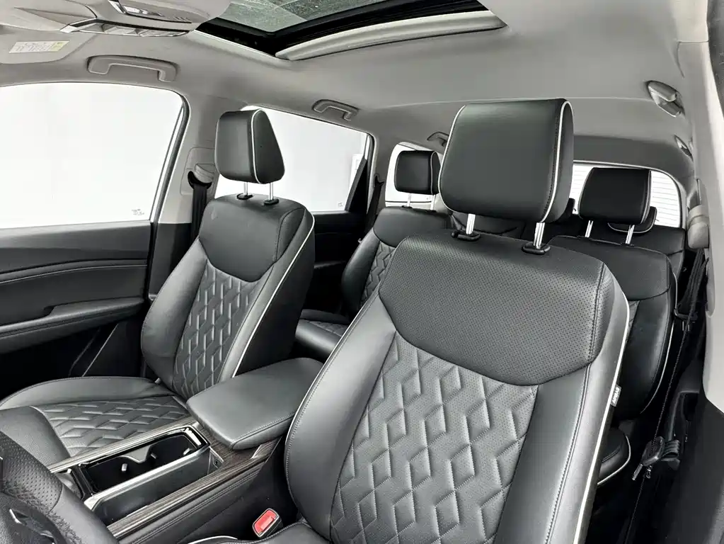 Wuling Jiachen — миниатюра 9
