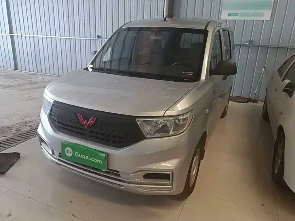 Wuling Hongguang V — миниатюра 2